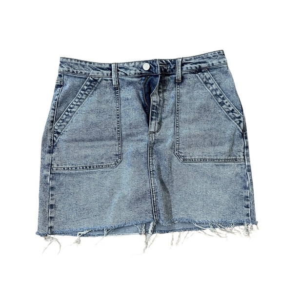 Edited By Remi Bader Dresses & Skirts - Edited by Remi Bader Women’s Light Wash Frayed Hem Denim Skirt Sz 10 GUC
